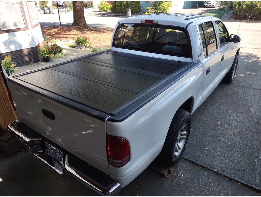 Undercover Flex Toneau on 2001 Dodge Dakota - Absolutely LOVE this cover, made my Dodge Dakota look like a show truck! 