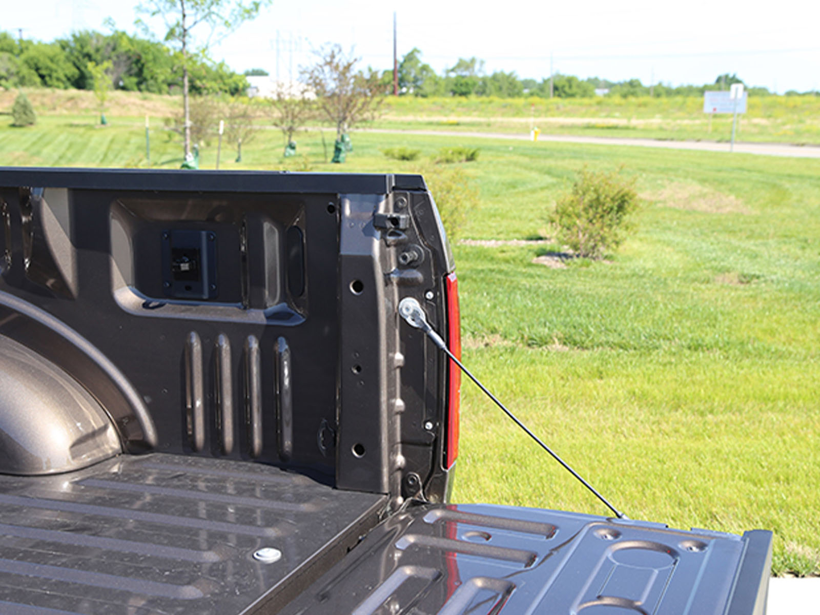 Fits 2015-2020 Ford F150, 2017-2020 F150 Raptor (DEZ-DZ97909)