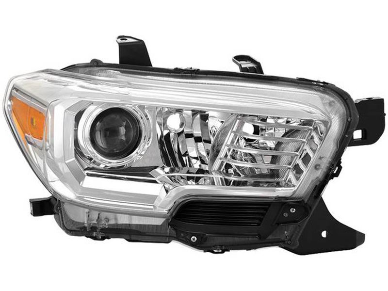 Xtune Factory Replacement Headlight 9045295 | RealTruck