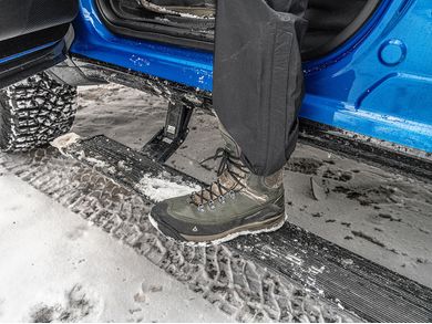 AMP Research PowerStep XTreme 78154-01A | RealTruck
