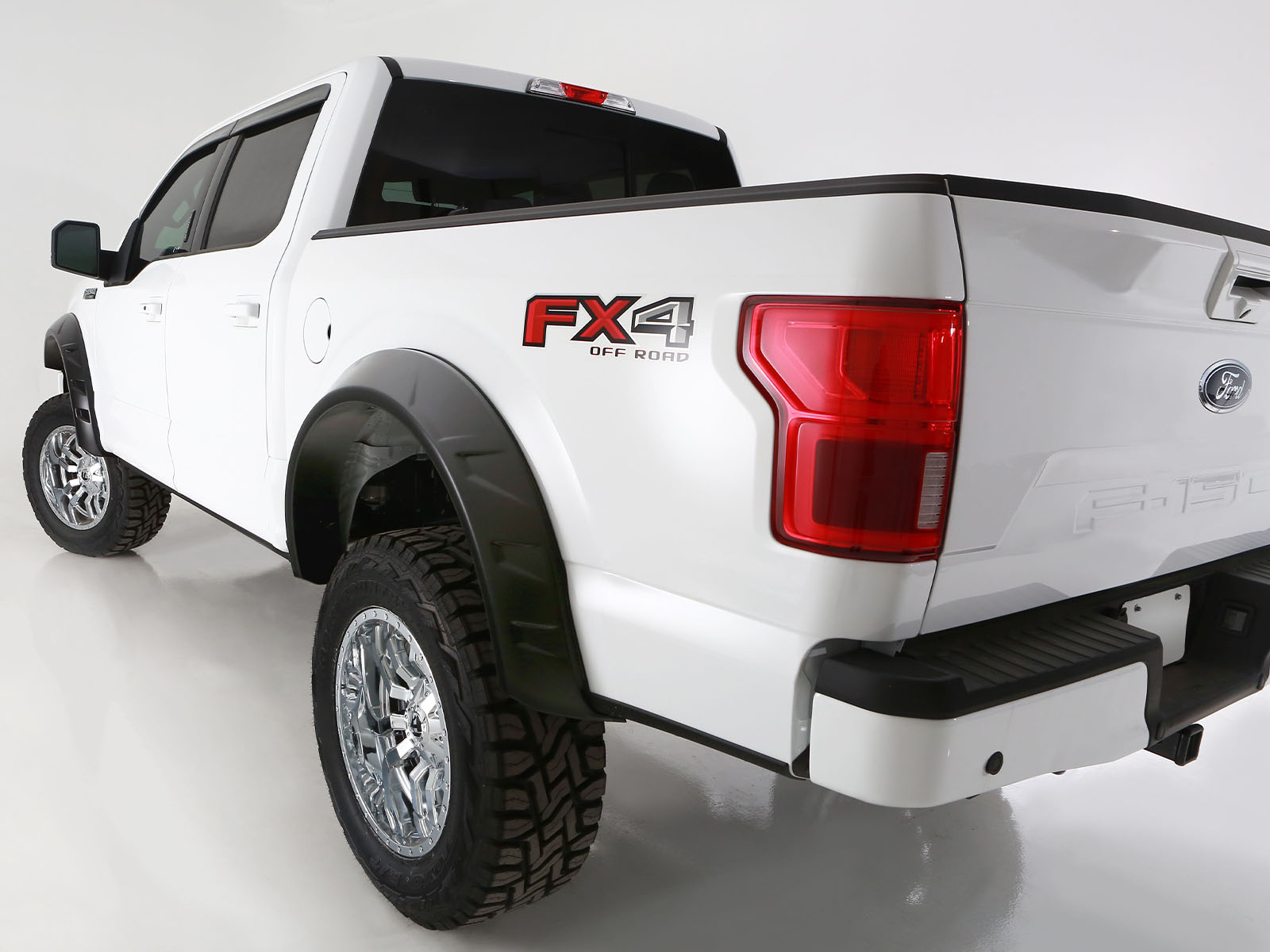 Fits 2015-2017 Ford F150, 5'7" ,6'7" ,8' Bed (BUS-20957-02)