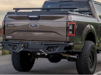 Off-Road Giants!　ハードカバー Dee Zee Guardian HD Hard Folding Tonneau Cover DZ19550 | RealTruck