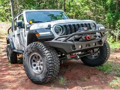 Fab Fours Lifestyle 3/4th Winch Front Bumper with Pre-Runner Guard