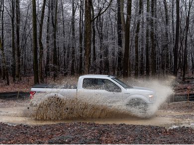 Gator SFX Tri-Fold Tonneau Cover GXT-61301 | RealTruck