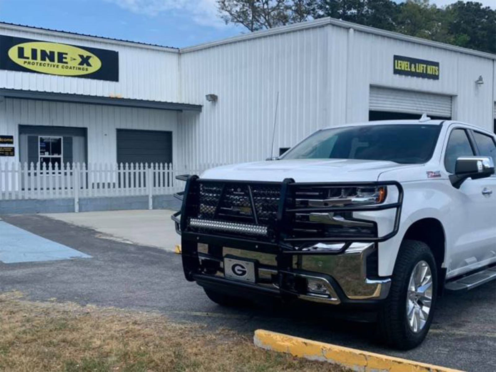 Fits 2019-2022 Chevy Silverado 1500 (RHD-GGC19HBL1C)