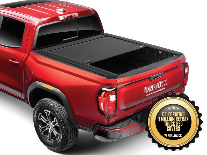 RealTruck RetraxONE MX Manual Retractable Tonneau Cover