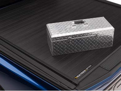 Retrax IX Manual Retractable Tonneau Cover 30422 | RealTruck