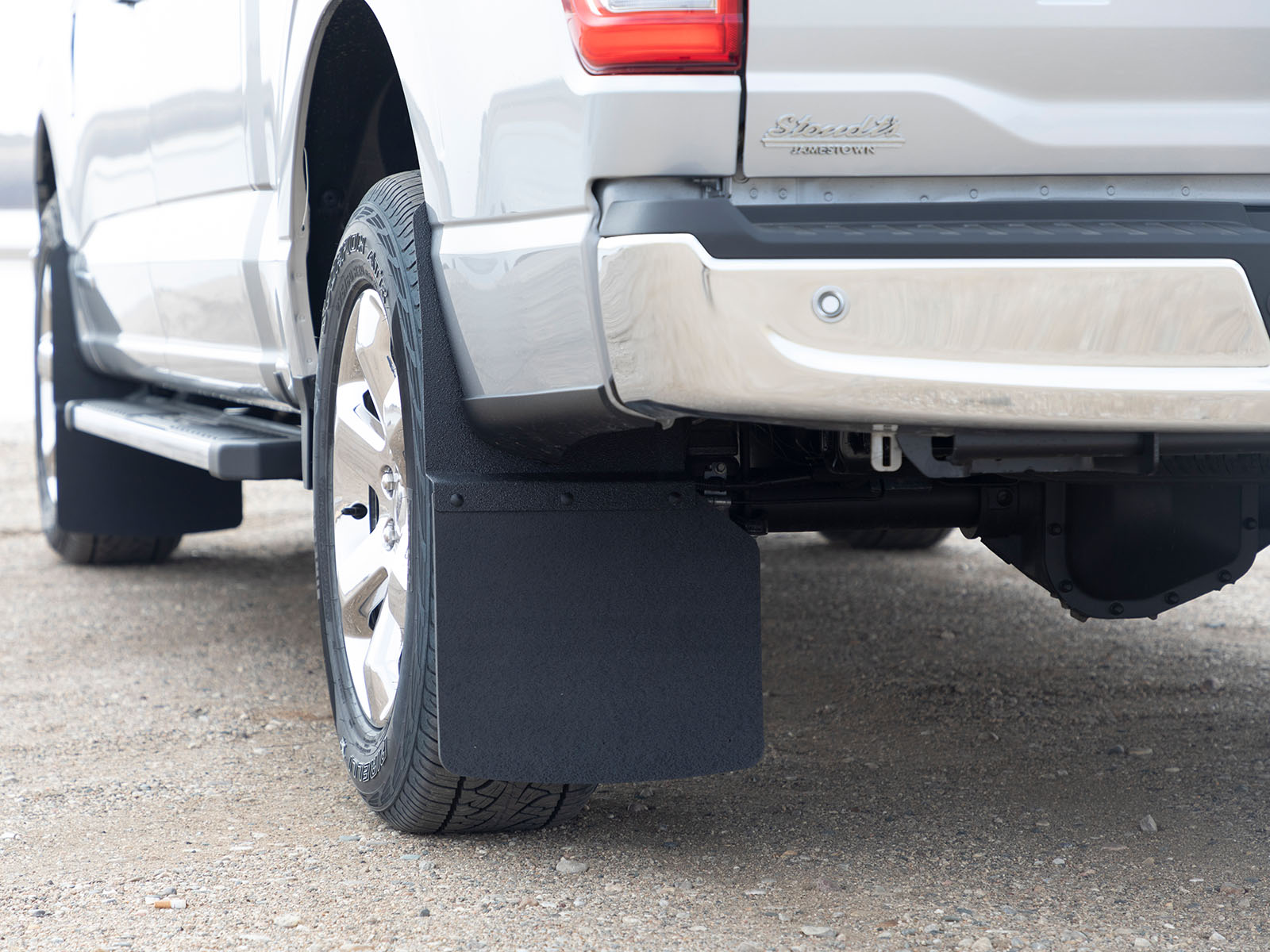 ロックスター ROCKSTAR Hybrid Splash Guard Mud Flaps E200002109 | RealTruck