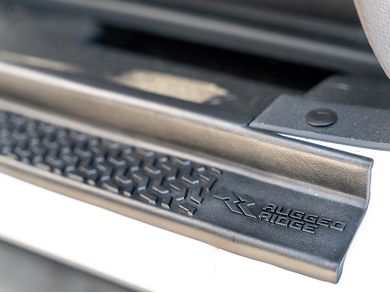 パーツ Rugged Ridge Door Entry Guard Amazon.com: Rugged Ridge All-Terrain Entry Guards for Jeep