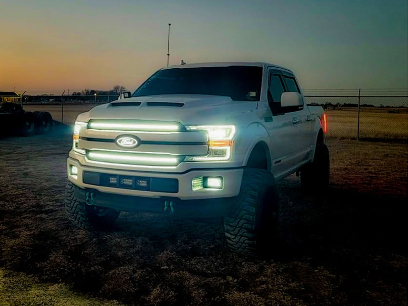 Fits 2018-2020 Ford F150 (SIC-SDG-F1820XA-SAS)