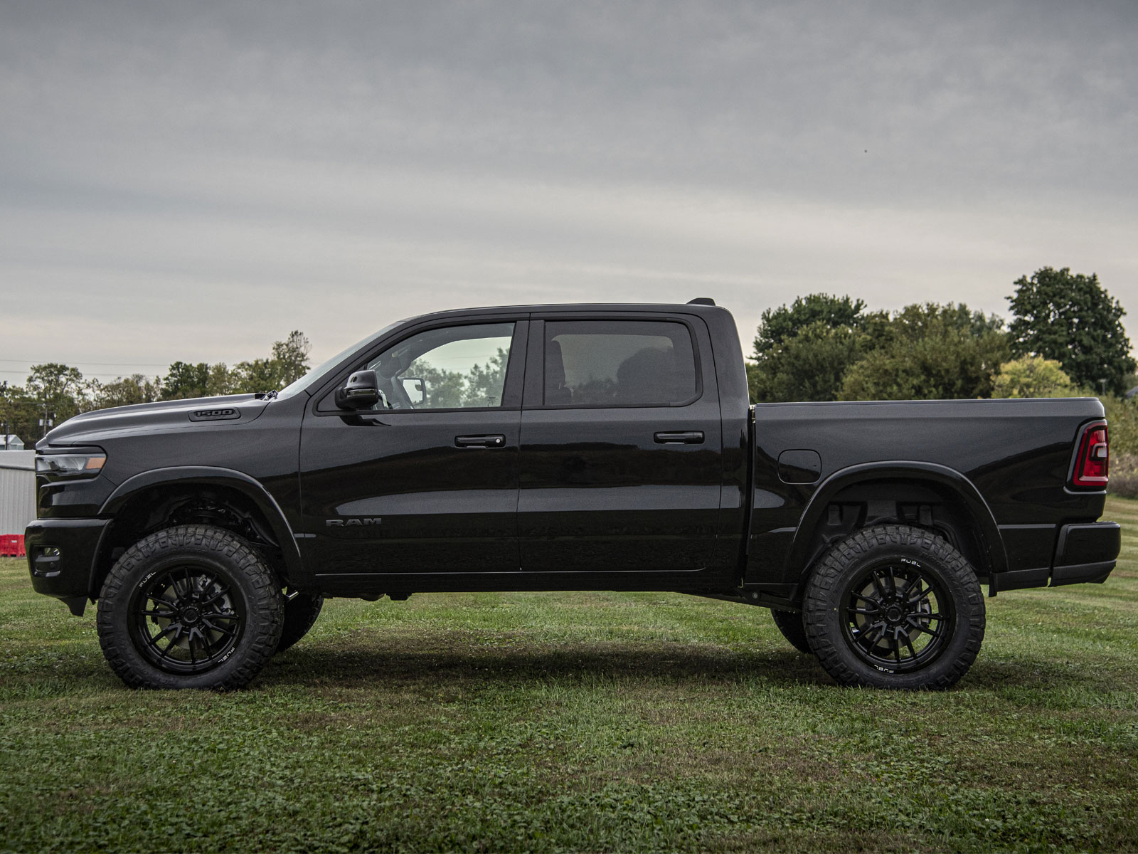 Fits 2025-2026 Ram 1500 (ZON-D151F)